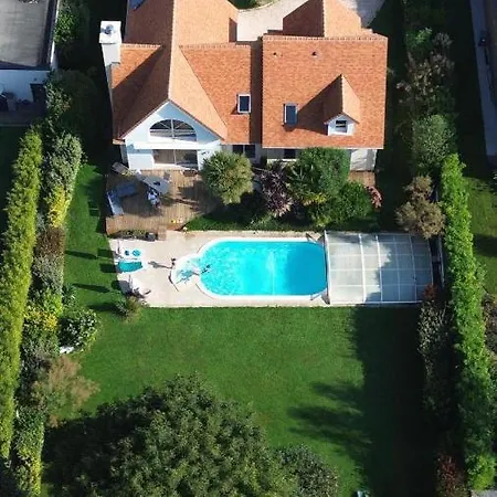 Hugues Entre Caen Et La Avec Piscine Bed & Breakfast *